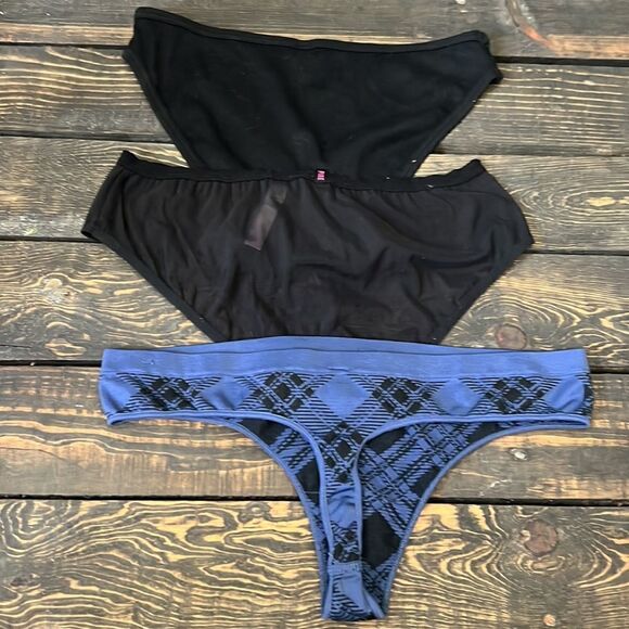 Pink Victoria’s Secret Lot  3 Bundle lot Ex Low rise, Thong, bikini ribbed Med - Picture 3 of 16